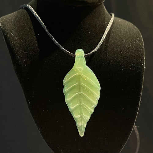Zorak Glass - Leaf Pendant